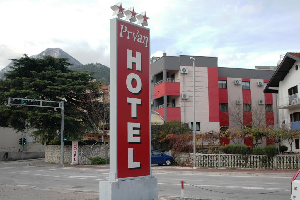 Hotel Prvan Vrgorac Exterior photo